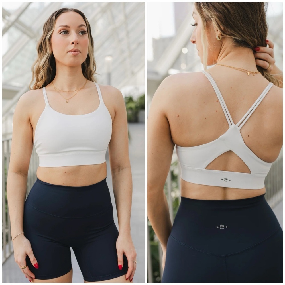 New with tags - Bare Activewear - MATRIX Bra in White. Removable cups. Size 8
